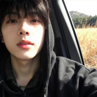 耍帅男生氛围感头像